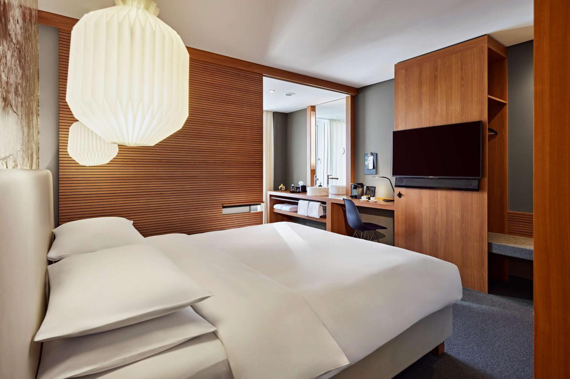Me And All Hotel Dusseldorf, By Hyatt Exterior photo